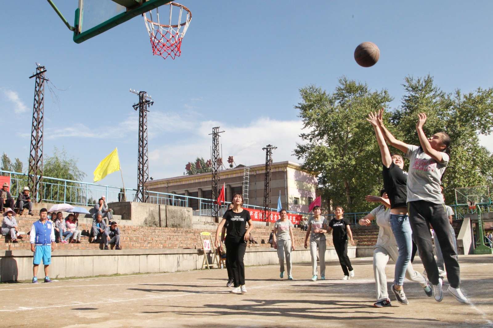 菠菜广告投放平台大通矿区“安康杯”篮球赛.JPG