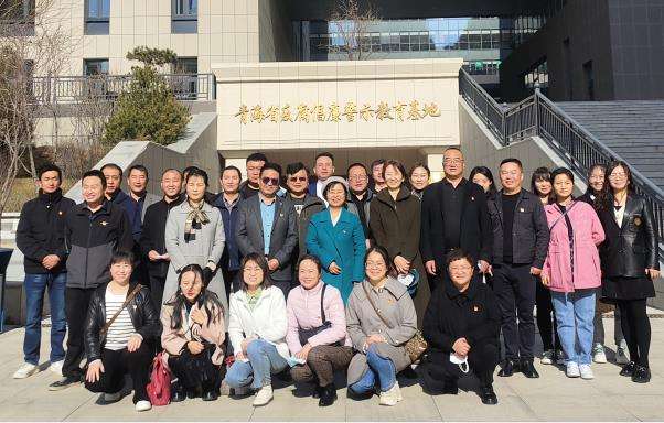 1680768337859953.jpg 警示教育基地合影截图.jpg